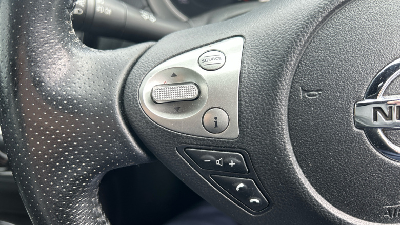Nissan Juke 1.5 dCi N-Connecta 5dr Diesel Hatchback